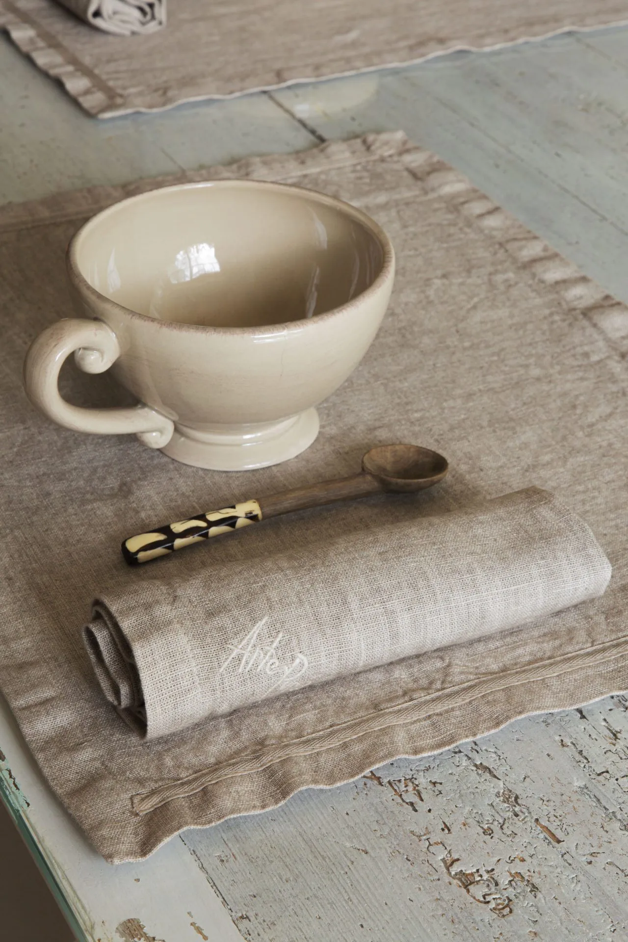 Heavy linen placemat and napkin set